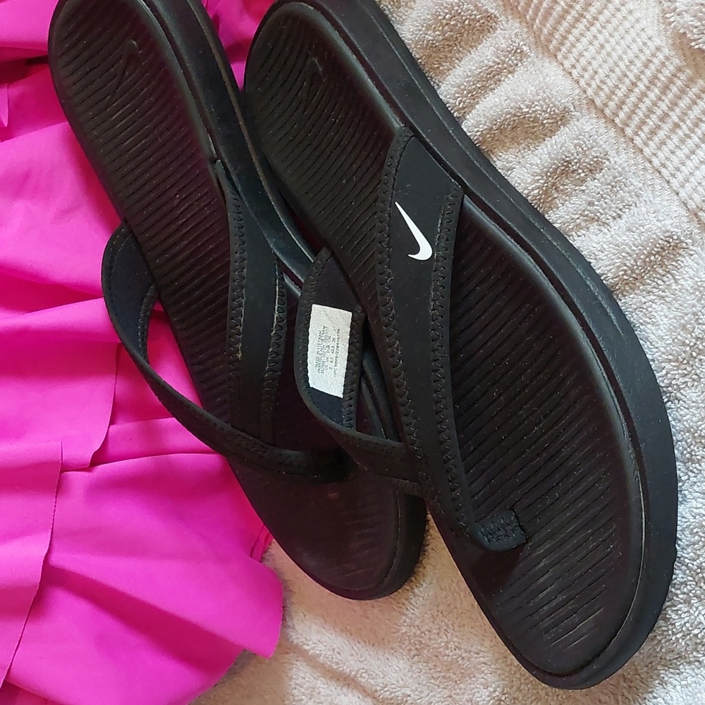 Nike Slides Size 9